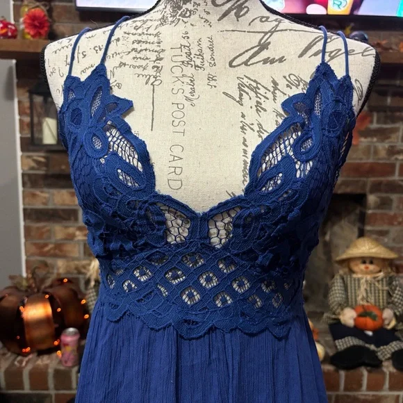 FP Chic Asymmetrical Blue Lace Dress - Picture 2 of 6
